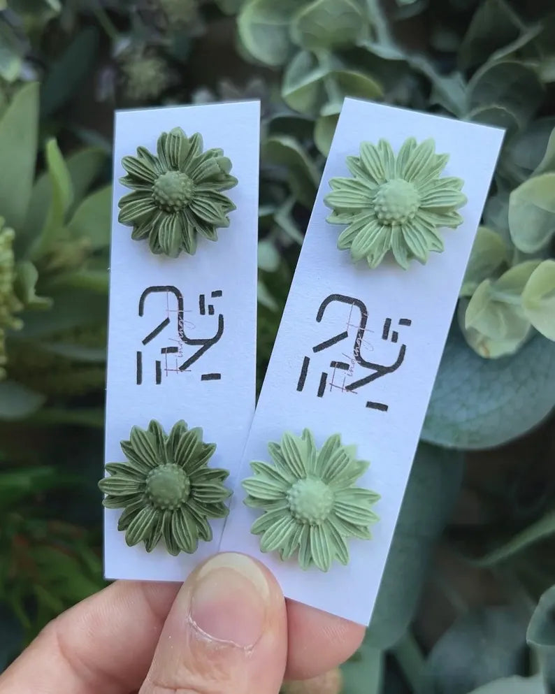 DAISY Stud Earrings